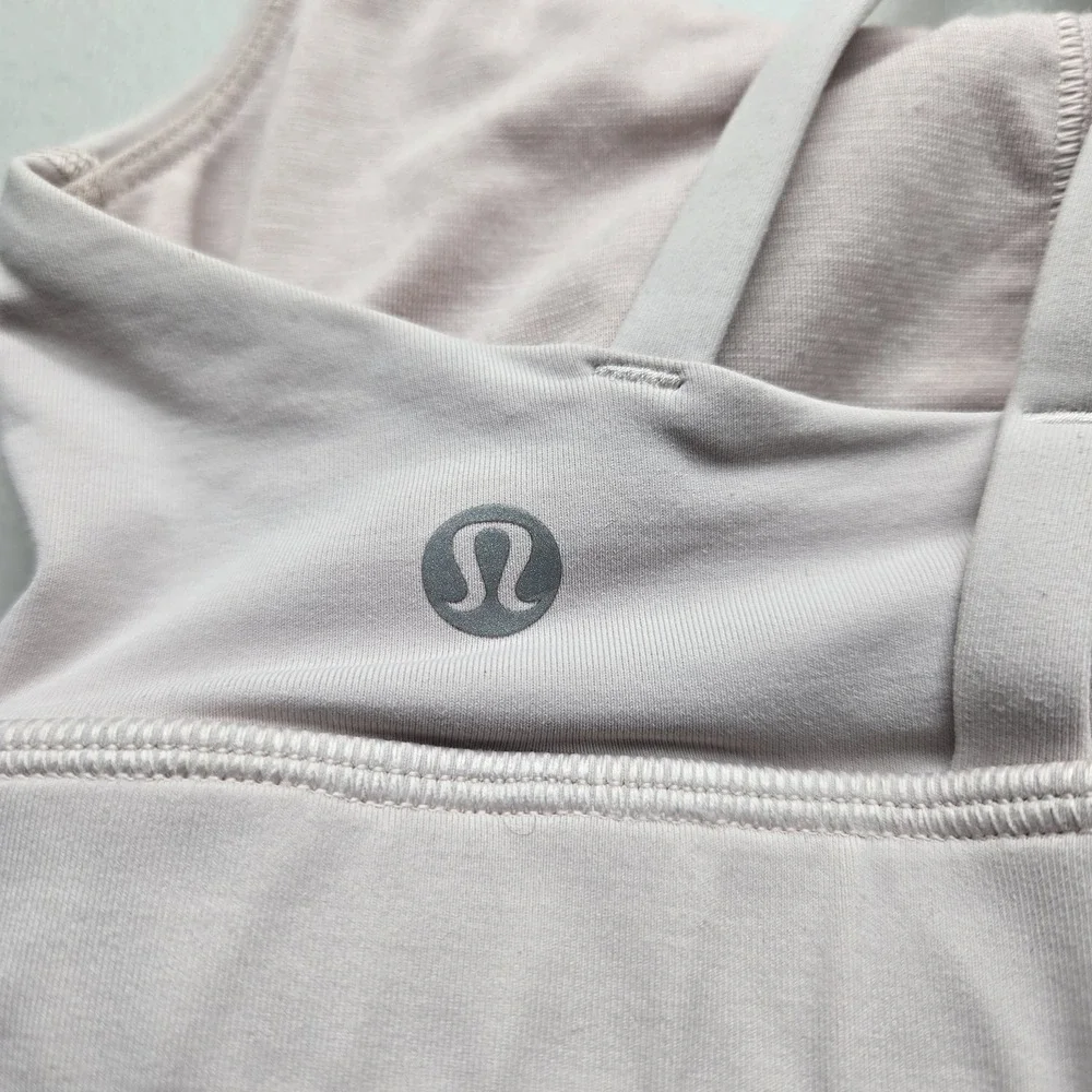 Lululemon Women Sports Bra 2 Light Pink Energy Wireless Strappy Crossback